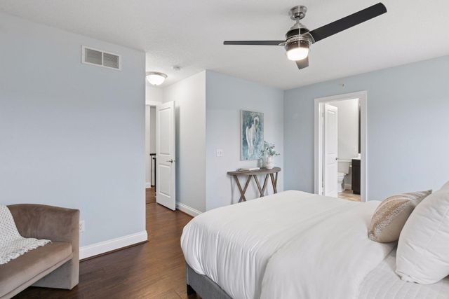 3154 Countryside Avenue B, Woodbury, MN 55129