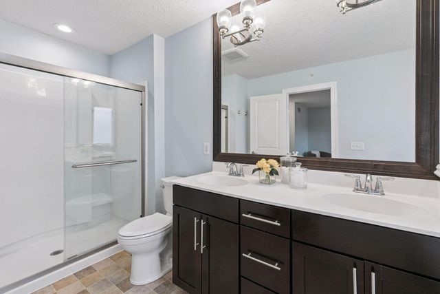 3154 Countryside Avenue B, Woodbury, MN 55129