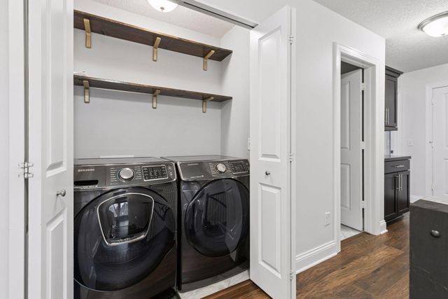 3154 Countryside Avenue B, Woodbury, MN 55129