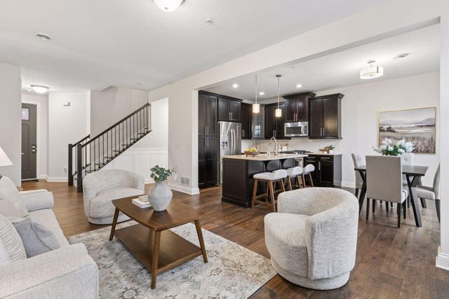 3154 Countryside Avenue B, Woodbury, MN 55129