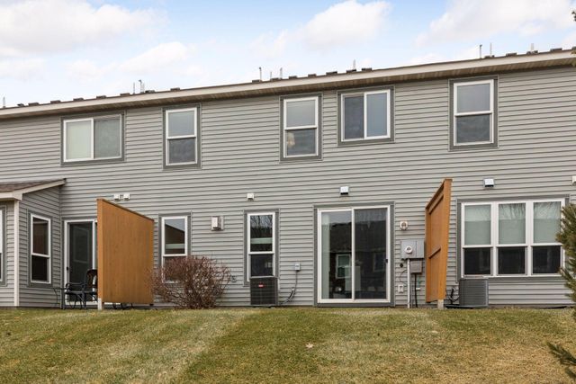 3154 Countryside Avenue B, Woodbury, MN 55129