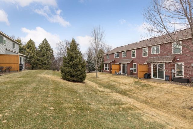 3154 Countryside Avenue B, Woodbury, MN 55129