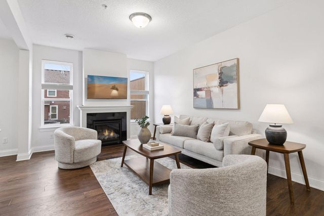 3154 Countryside Avenue B, Woodbury, MN 55129