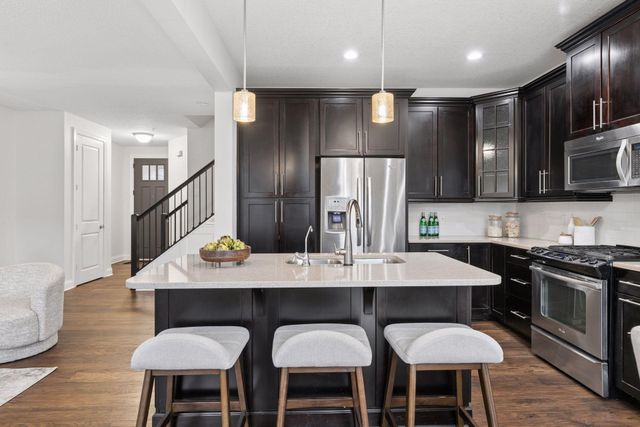 3154 Countryside Avenue B, Woodbury, MN 55129