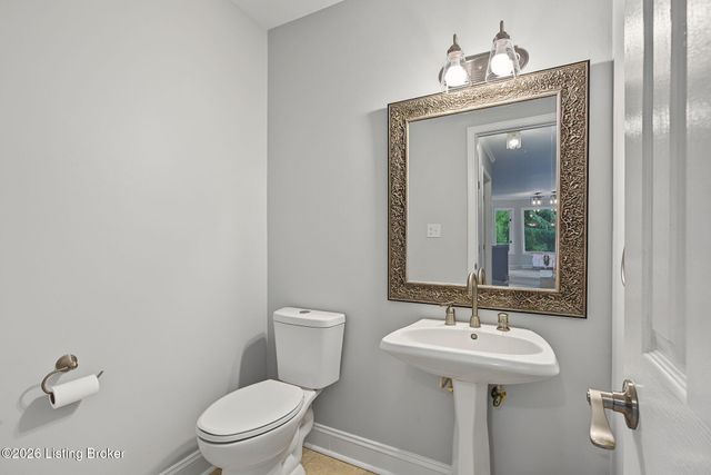 7642 Deer Meadow Dr, Louisville, KY 40241