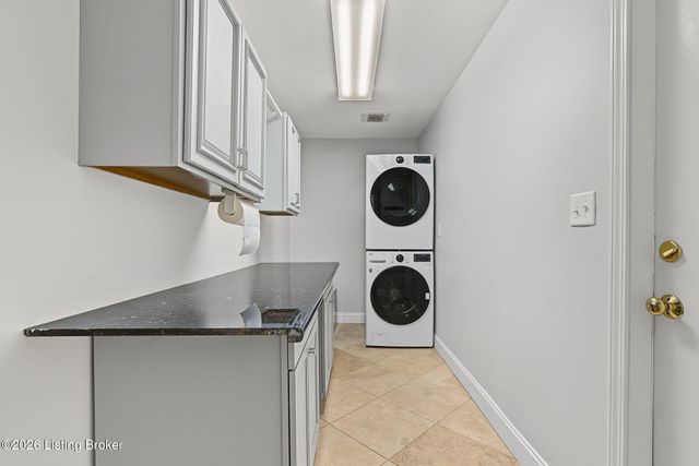 7642 Deer Meadow Dr, Louisville, KY 40241