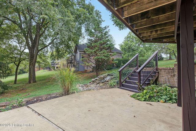 7642 Deer Meadow Dr, Louisville, KY 40241