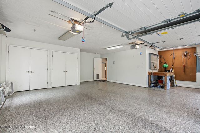 7642 Deer Meadow Dr, Louisville, KY 40241