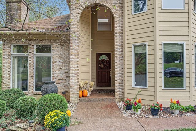 7642 Deer Meadow Dr, Louisville, KY 40241