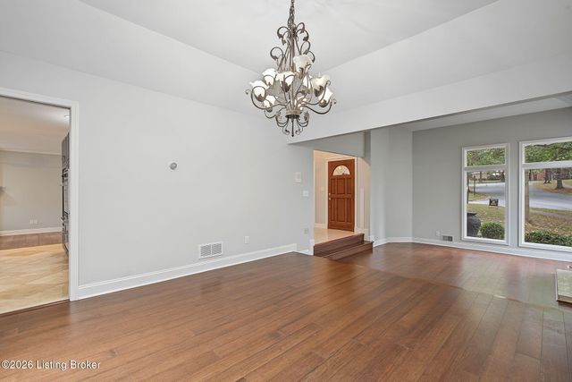 7642 Deer Meadow Dr, Louisville, KY 40241