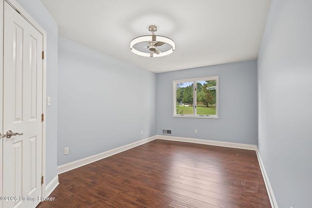 7642 Deer Meadow Dr, Louisville, KY 40241
