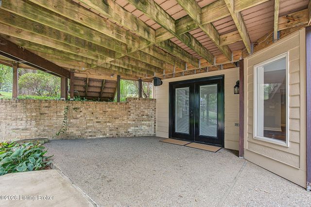 7642 Deer Meadow Dr, Louisville, KY 40241