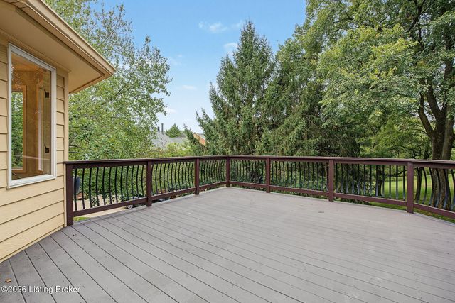 7642 Deer Meadow Dr, Louisville, KY 40241