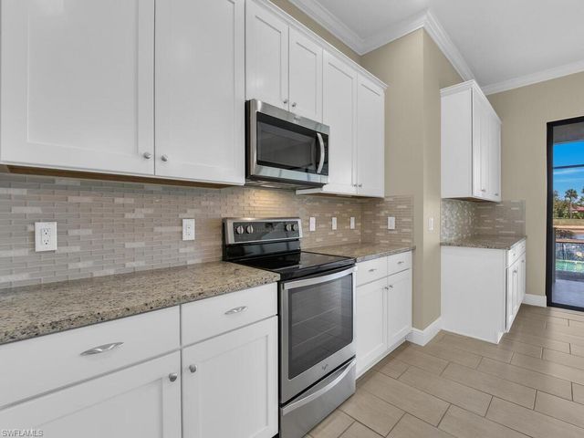 10093 Avalon Lake CIR, Fort Myers, FL 33913