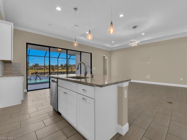 10093 Avalon Lake CIR, Fort Myers, FL 33913