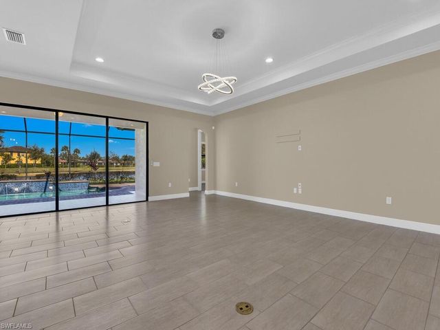 10093 Avalon Lake CIR, Fort Myers, FL 33913