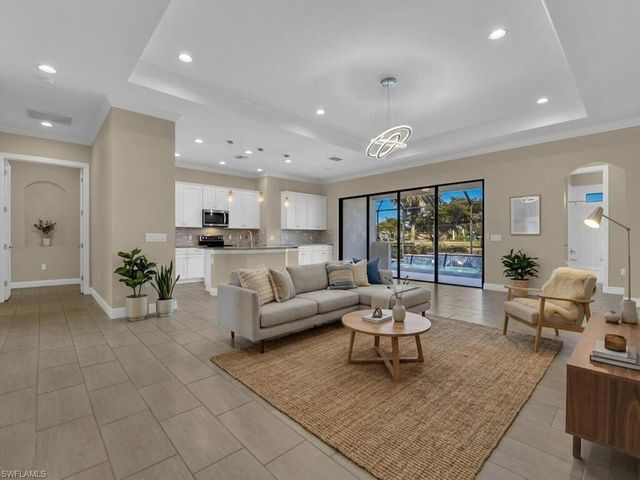 10093 Avalon Lake CIR, Fort Myers, FL 33913