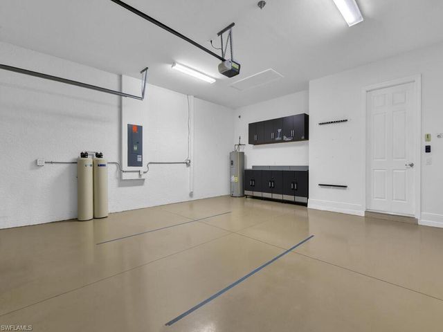 10093 Avalon Lake CIR, Fort Myers, FL 33913