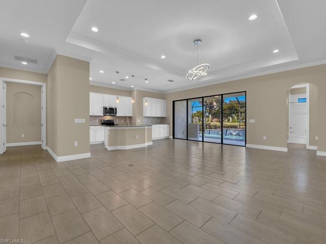 10093 Avalon Lake CIR, Fort Myers, FL 33913