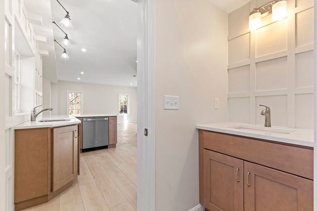 1234 State Rd 1, Plymouth, MA 02360