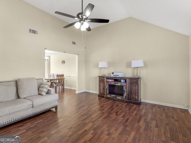 1647 Deer Crossing Way, Jonesboro, GA 30236