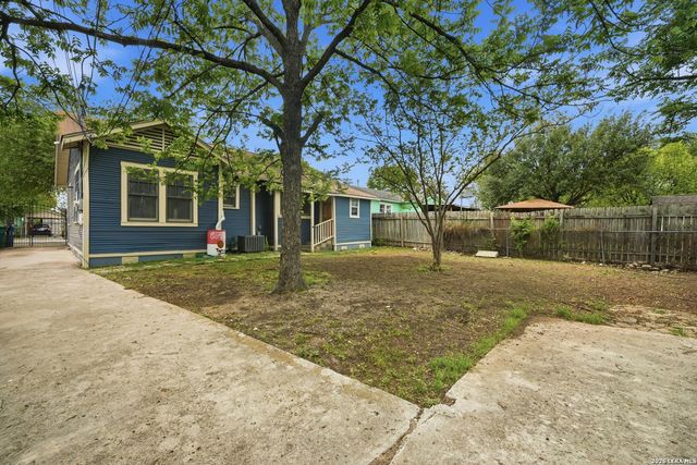 1331 W WILDWOOD DR, San Antonio, TX 78201