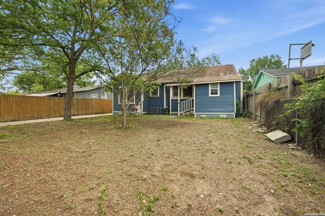1331 W WILDWOOD DR, San Antonio, TX 78201