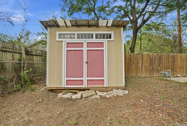 1331 W WILDWOOD DR, San Antonio, TX 78201