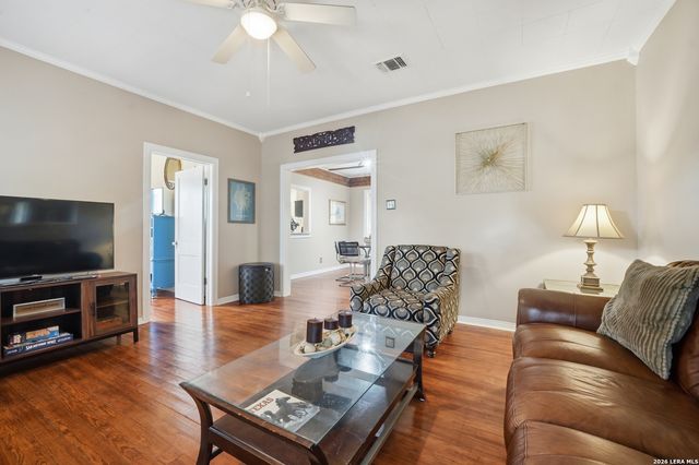 1331 W WILDWOOD DR, San Antonio, TX 78201