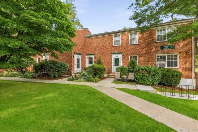 4 Fieldstone Drive 61, Hartsdale, NY 10530