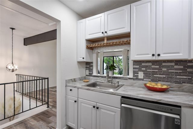 18801 Hogan CIR 2, Lago Vista, TX 78645