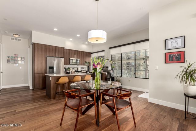 7300 E EARLL Drive 2001, Scottsdale, AZ 85251