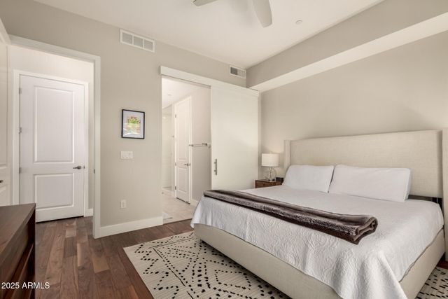 7300 E EARLL Drive 2001, Scottsdale, AZ 85251