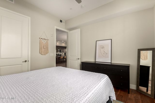 7300 E EARLL Drive 2001, Scottsdale, AZ 85251