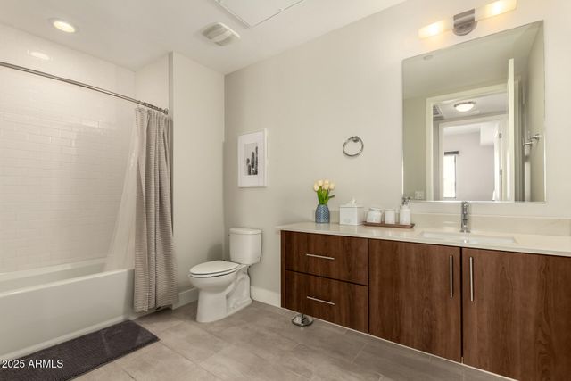 7300 E EARLL Drive 2001, Scottsdale, AZ 85251