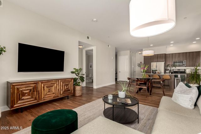 7300 E EARLL Drive 2001, Scottsdale, AZ 85251