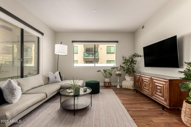 7300 E EARLL Drive 2001, Scottsdale, AZ 85251