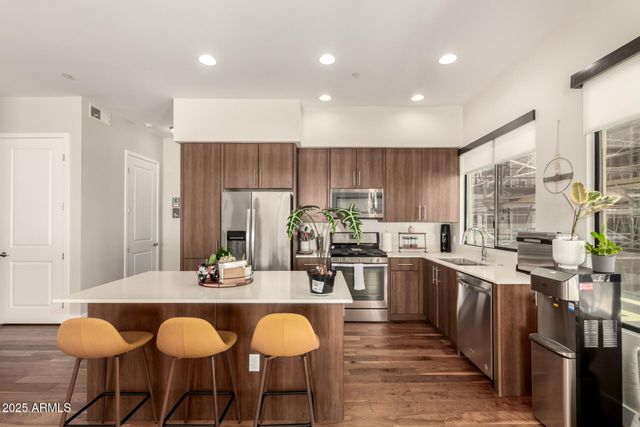 7300 E EARLL Drive 2001, Scottsdale, AZ 85251