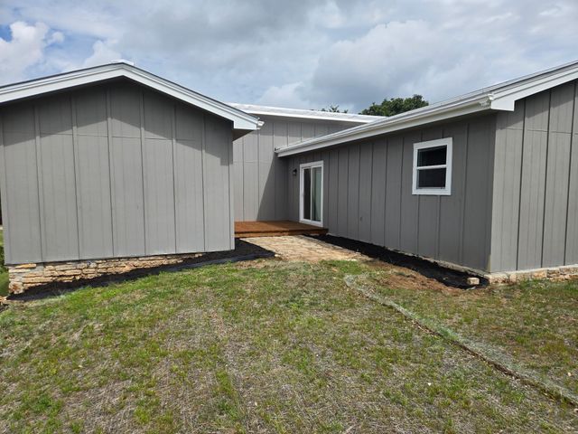 22101 Four Hundred Ave, Spicewood, TX 78669