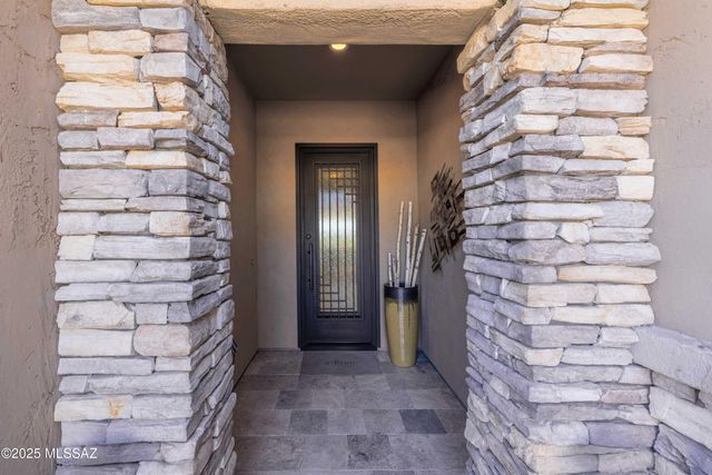 32732 S Cattle Trail, Oracle, AZ 85623