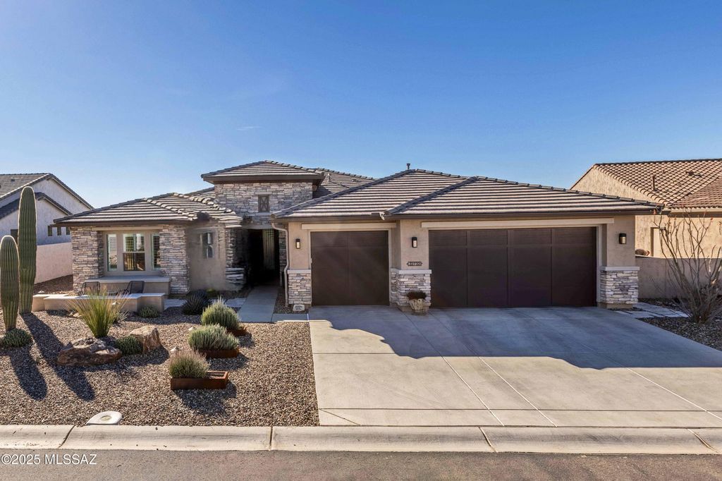 32732 S Cattle Trail, Oracle, AZ 85623