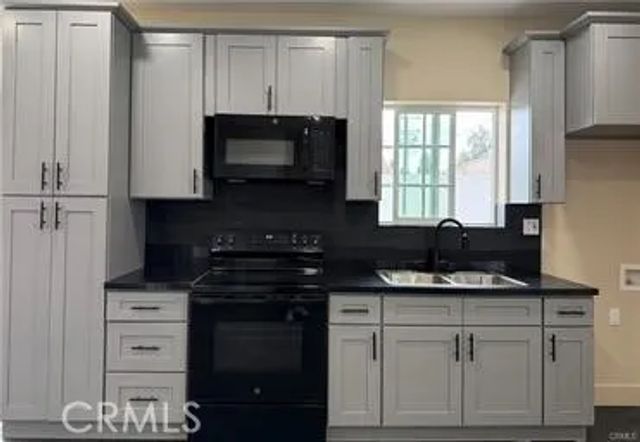 9452 Rose Avenue B, Montclair, CA 91763