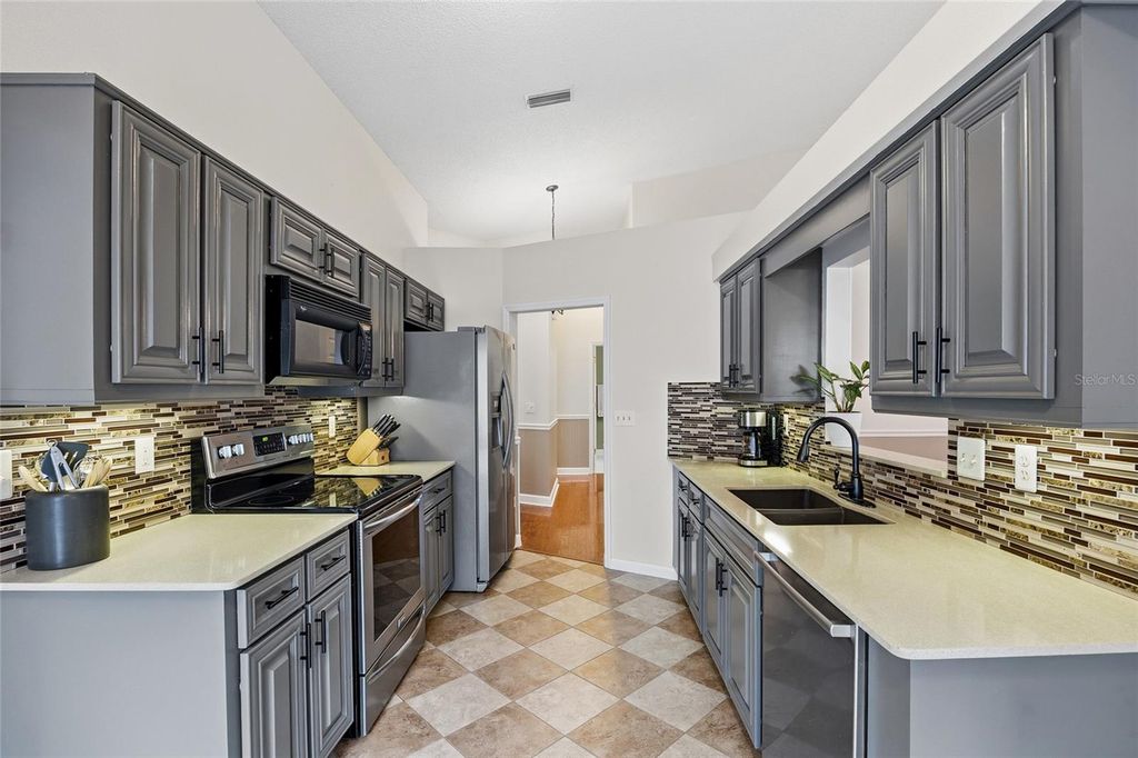 Image 15 of property listing at 3570 DEER RUN S, Palm Harbor, FL 34684