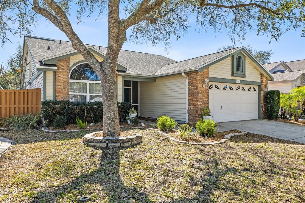 Image 3 of property listing at 3570 DEER RUN S, Palm Harbor, FL 34684