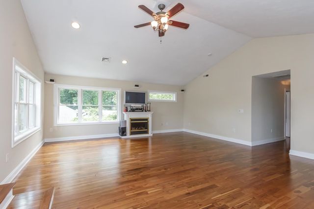 78 Shore Drive, Salem, NH 03079
