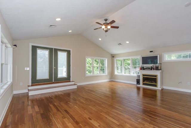 78 Shore Drive, Salem, NH 03079