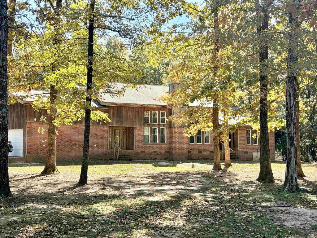 4440 Divoky Road, Pine Bluff, AR 71603