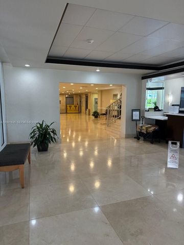 5005 Collins Ave 518, Miami Beach, FL 33140