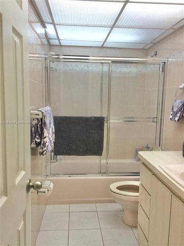 5005 Collins Ave 518, Miami Beach, FL 33140