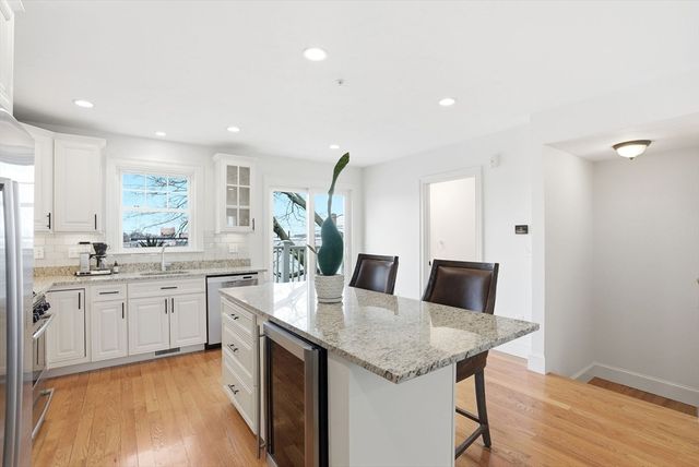 9 Park Street 3, Boston, MA 02122